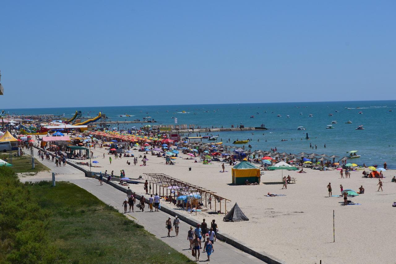 Olimp Hotel Zaliznyy Port Exterior photo